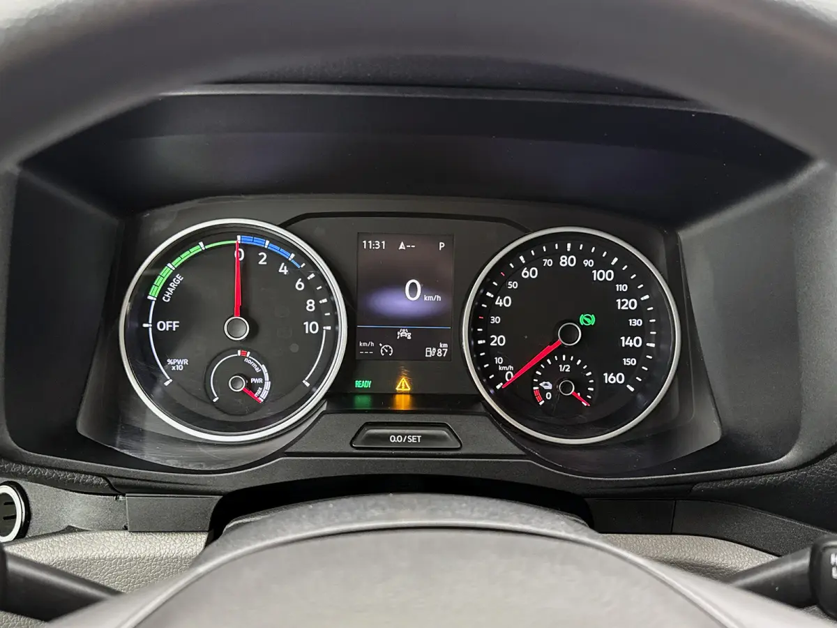 Basis 36 kWh Bakwagen Camera luchtgeveerde stoel Navigatie 115km WLTP NAP