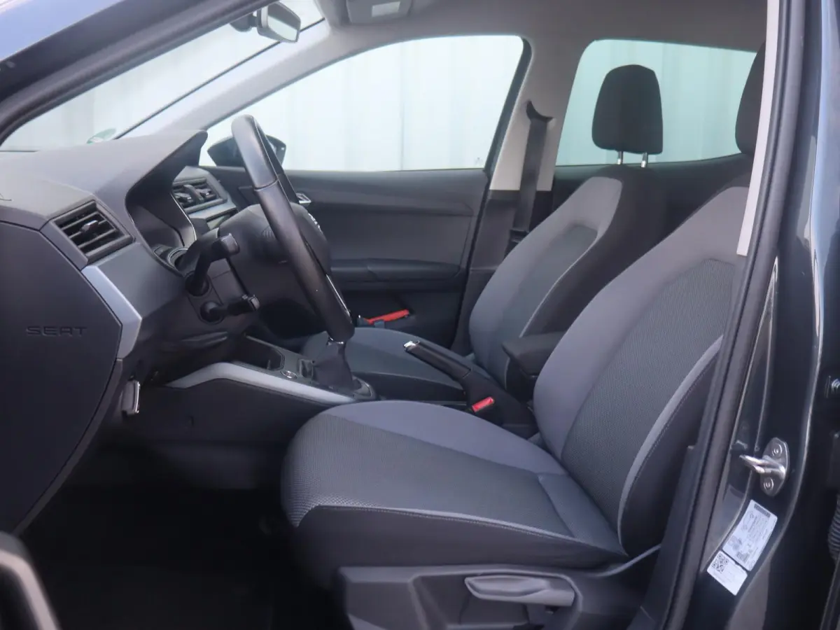 1.0 TSI 95pk Style Business Intense | Trekhaak | Navigatie | Achteruitrijcamera