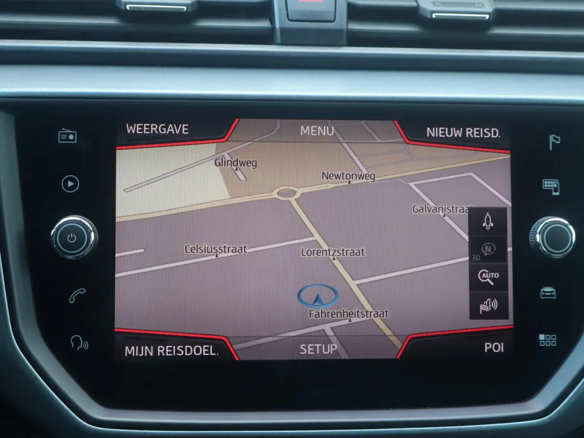 1.0 TSI 95pk Style Business Intense | Trekhaak | Navigatie | Achteruitrijcamera