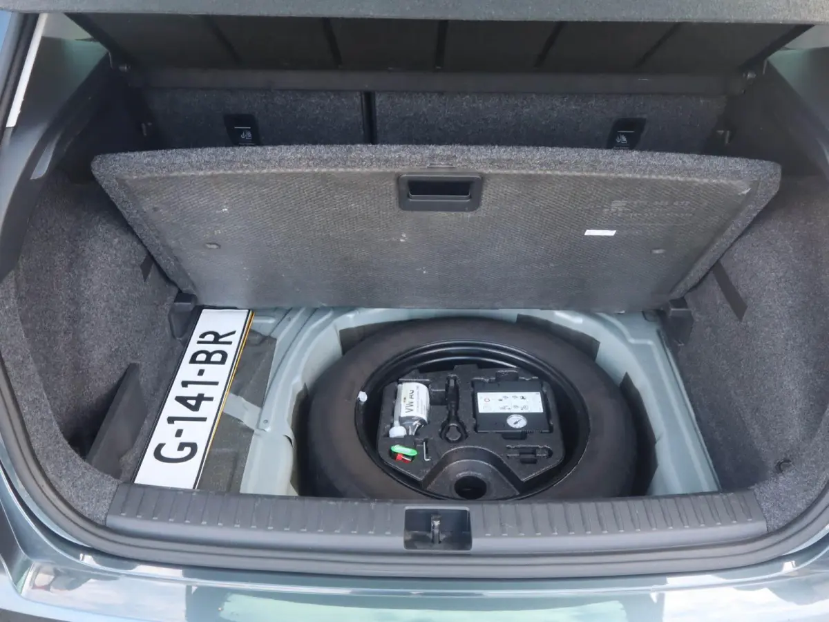 1.0 TSI 95pk Style Business Intense | Trekhaak | Navigatie | Achteruitrijcamera