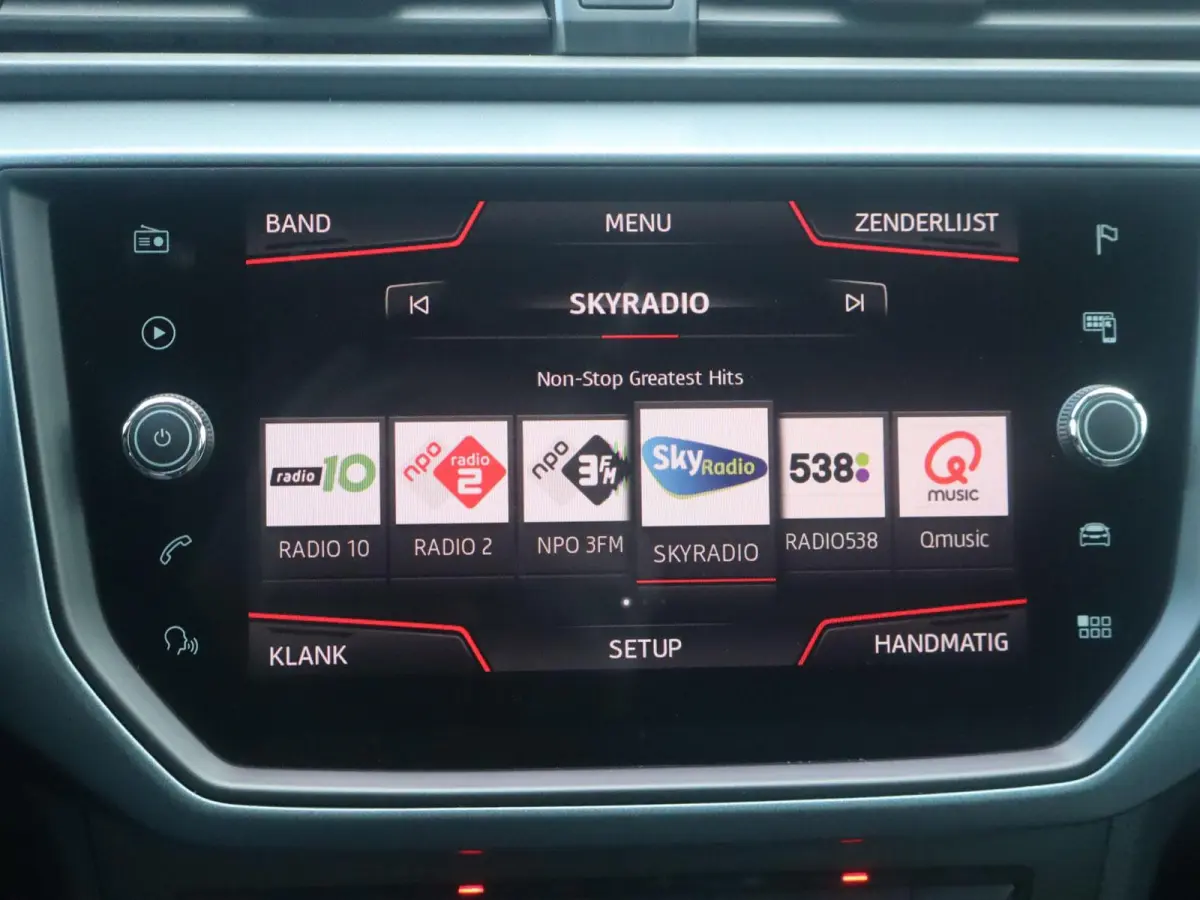 1.0 TSI 95pk Style Business Intense | Trekhaak | Navigatie | Achteruitrijcamera