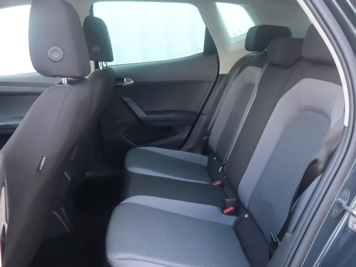 1.0 TSI 95pk Style Business Intense | Trekhaak | Navigatie | Achteruitrijcamera