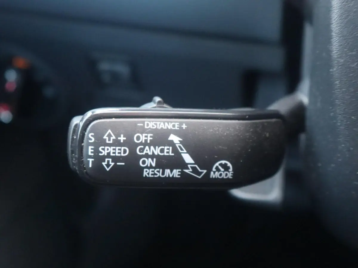 1.0 TSI 95pk Style Business Intense | Trekhaak | Navigatie | Achteruitrijcamera