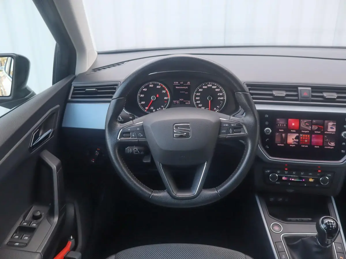 1.0 TSI 95pk Style Business Intense | Trekhaak | Navigatie | Achteruitrijcamera