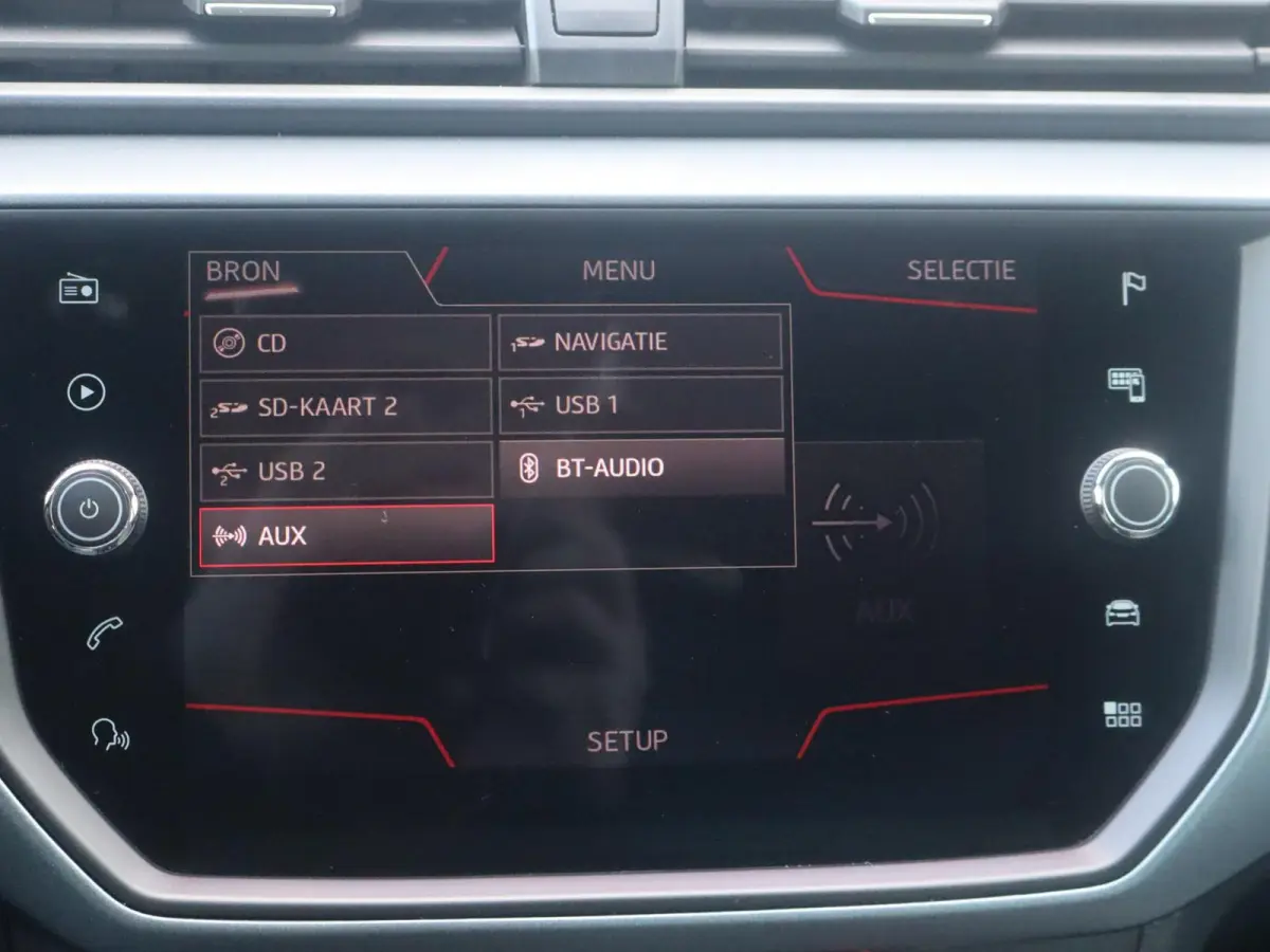 1.0 TSI 95pk Style Business Intense | Trekhaak | Navigatie | Achteruitrijcamera