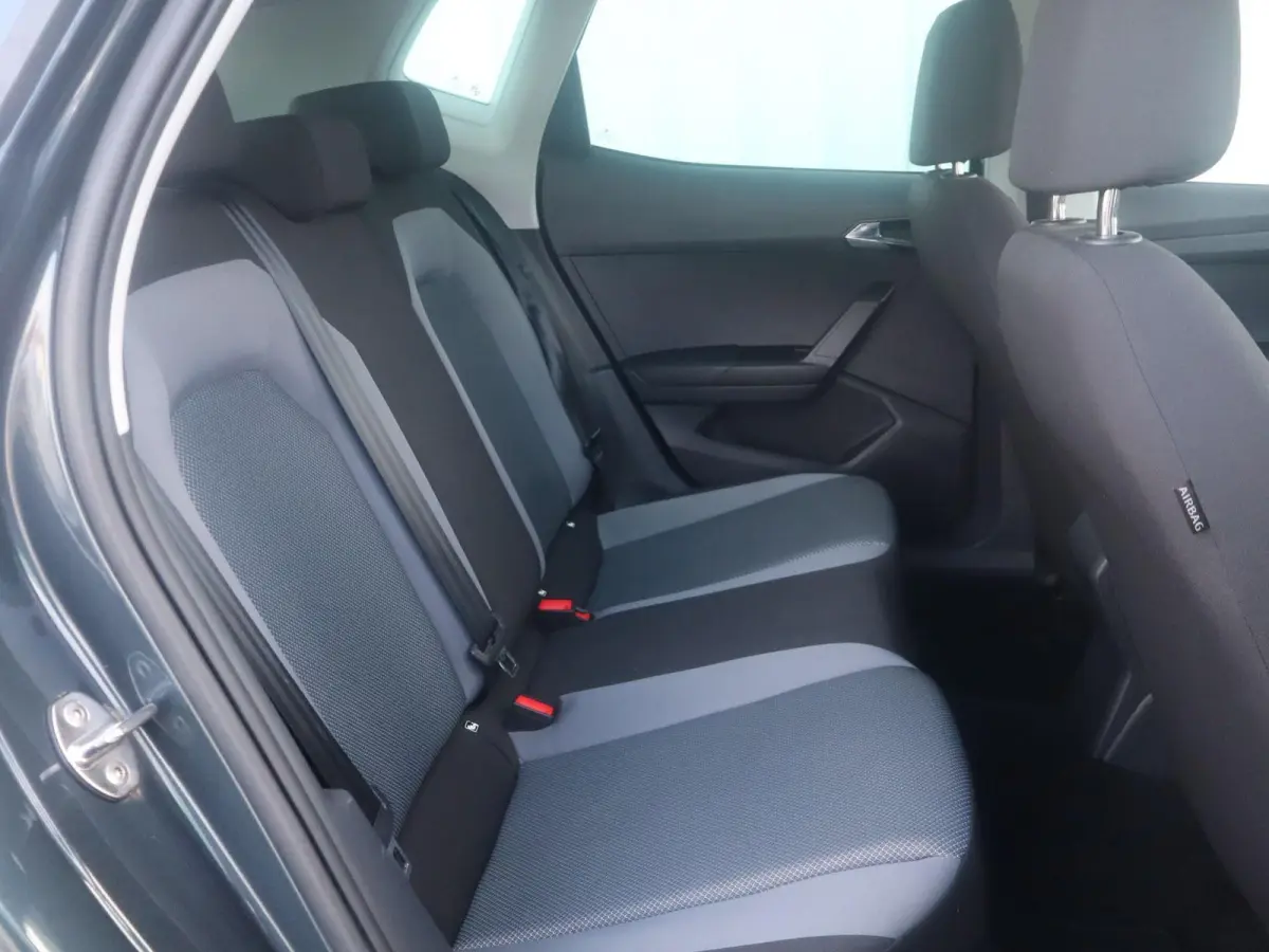 1.0 TSI 95pk Style Business Intense | Trekhaak | Navigatie | Achteruitrijcamera