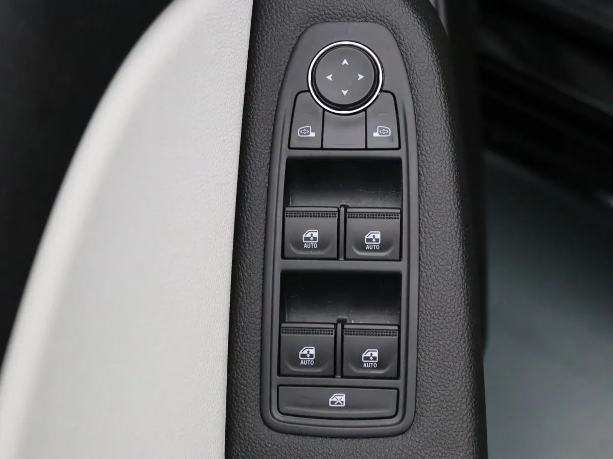 145pk E-Tech Hybrid Techno