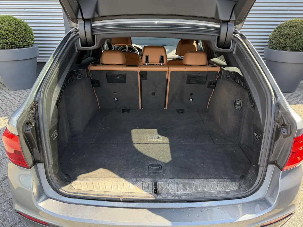 530d High Executive M-Sport | 360* Camera | Harmon Kardon | Navigatie | Stoelverwarming |