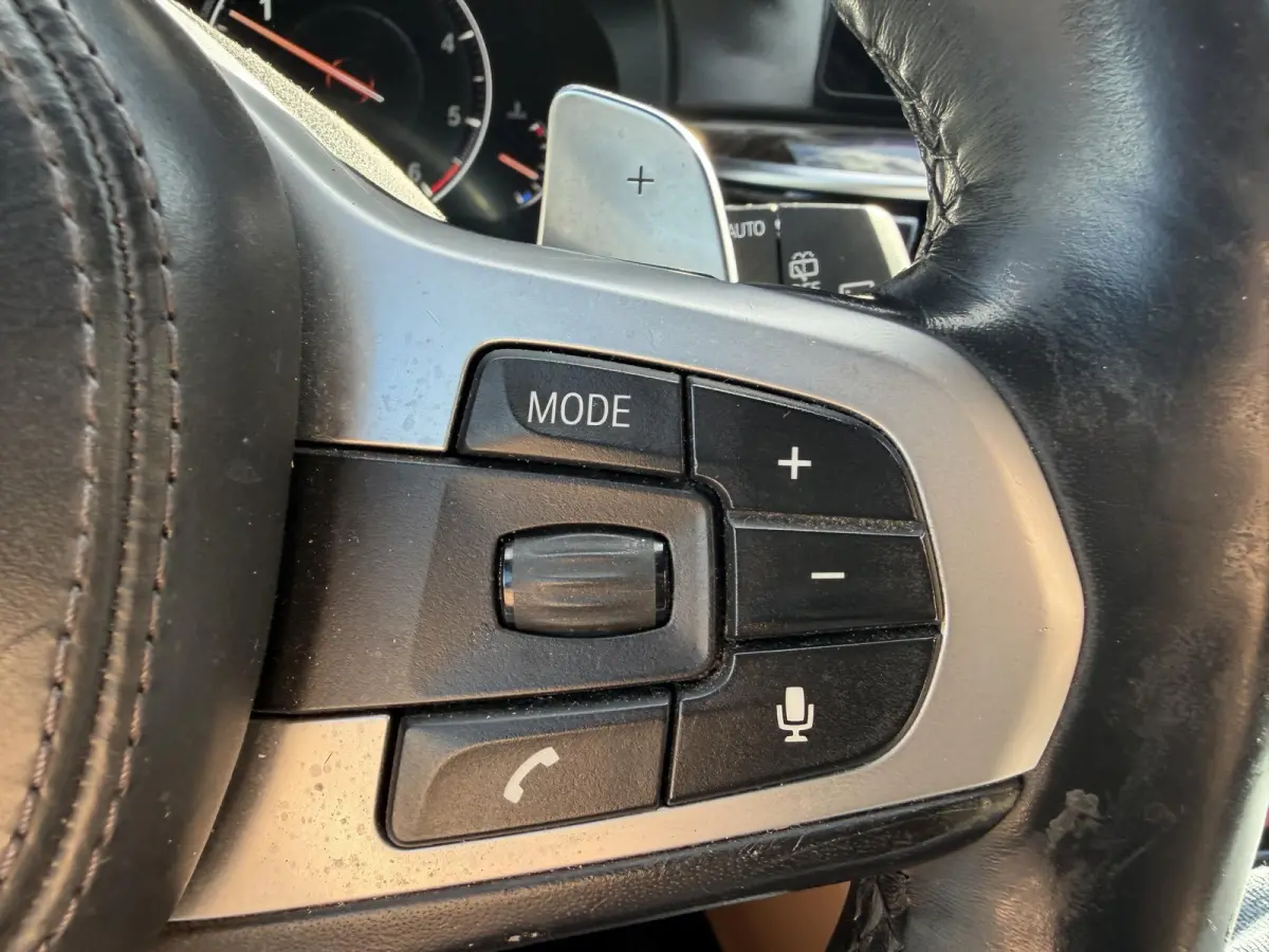 530d High Executive M-Sport | 360* Camera | Harmon Kardon | Navigatie | Stoelverwarming |