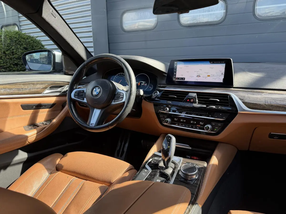 530d High Executive M-Sport | 360* Camera | Harmon Kardon | Navigatie | Stoelverwarming |