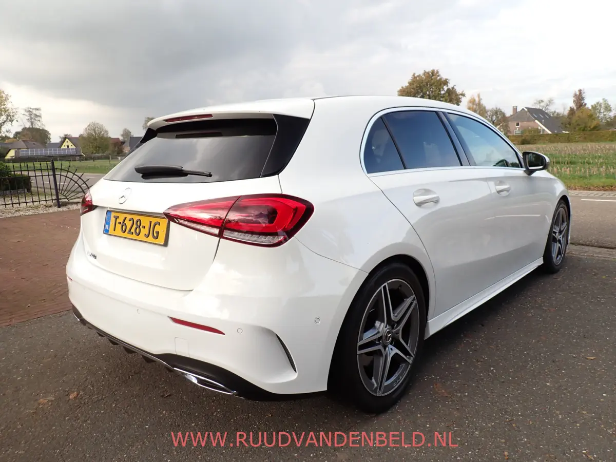 200 AMG / PANODAK / SFEERVERLICHTING / CAMERA / CRUISE / NAVI