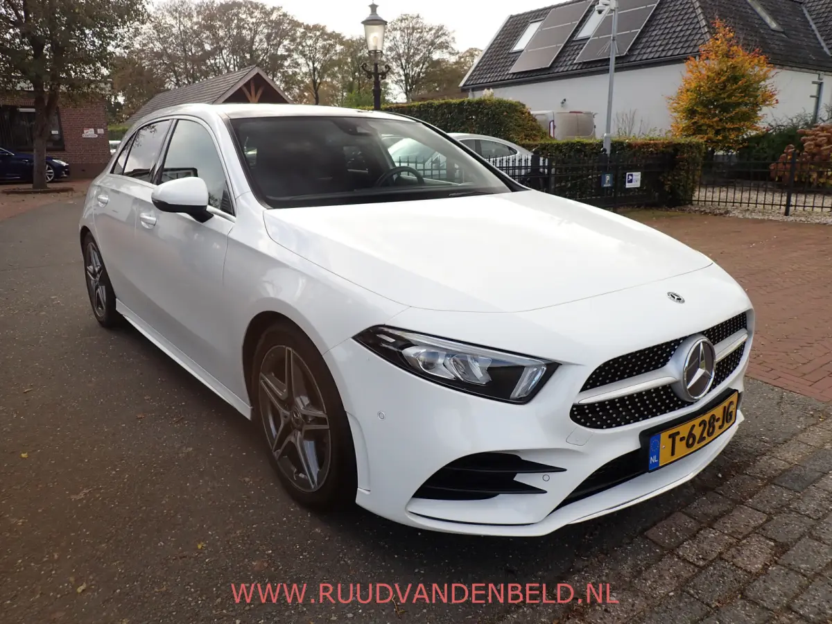200 AMG / PANODAK / SFEERVERLICHTING / CAMERA / CRUISE / NAVI