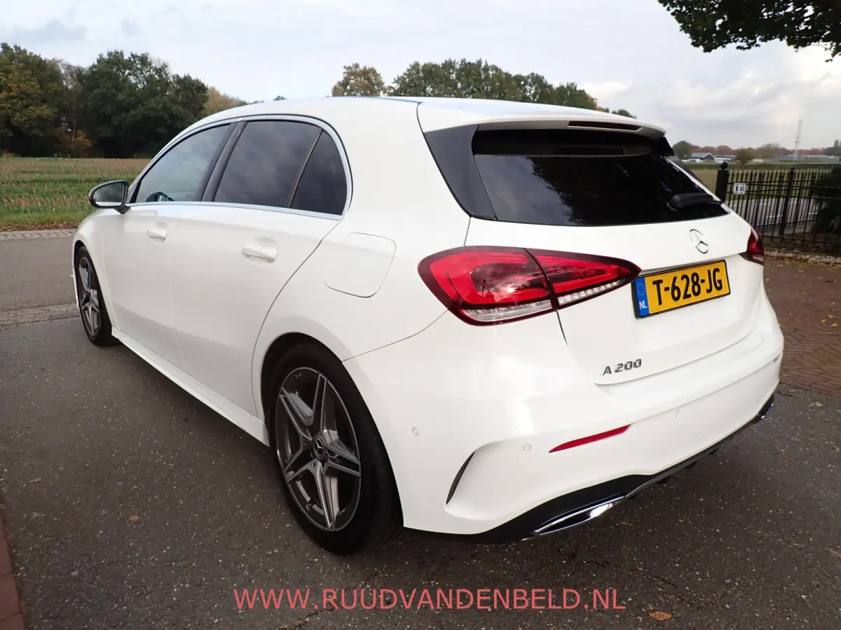 200 AMG / PANODAK / SFEERVERLICHTING / CAMERA / CRUISE / NAVI