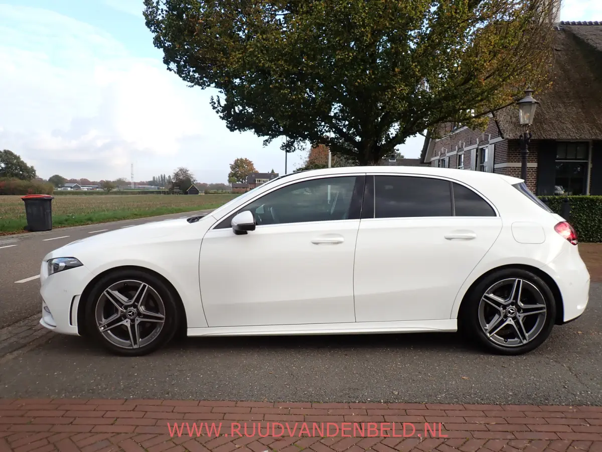 200 AMG / PANODAK / SFEERVERLICHTING / CAMERA / CRUISE / NAVI