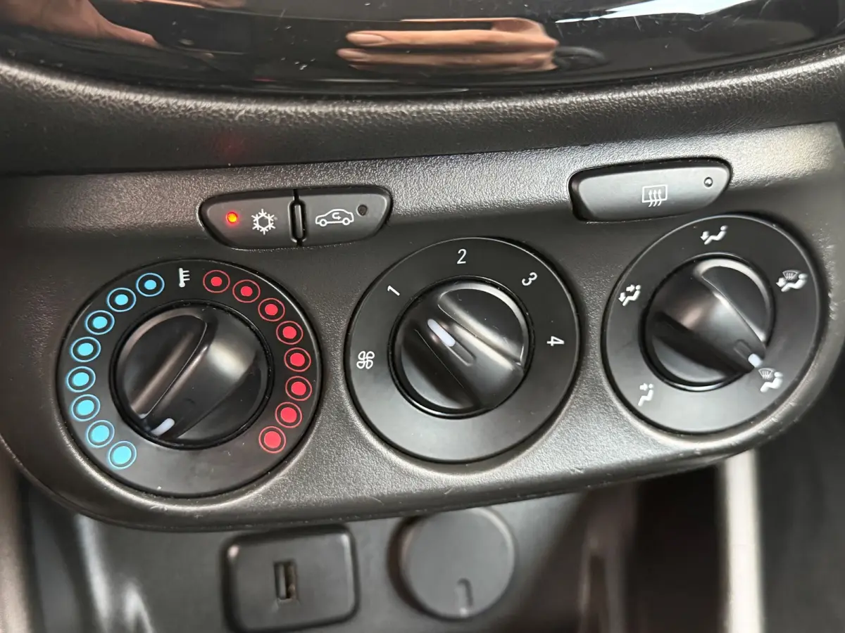 1.4 Favourite|3e Eigenaar|Navi|Airco|Cruise|PDC|ElekRamen|LMV|Isofix|DealerOnderhouden|Apk tot 11-02-2027|