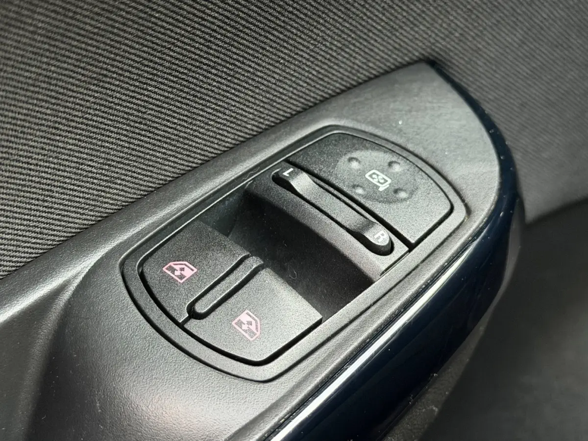 1.4 Favourite|3e Eigenaar|Navi|Airco|Cruise|PDC|ElekRamen|LMV|Isofix|DealerOnderhouden|Apk tot 11-02-2027|