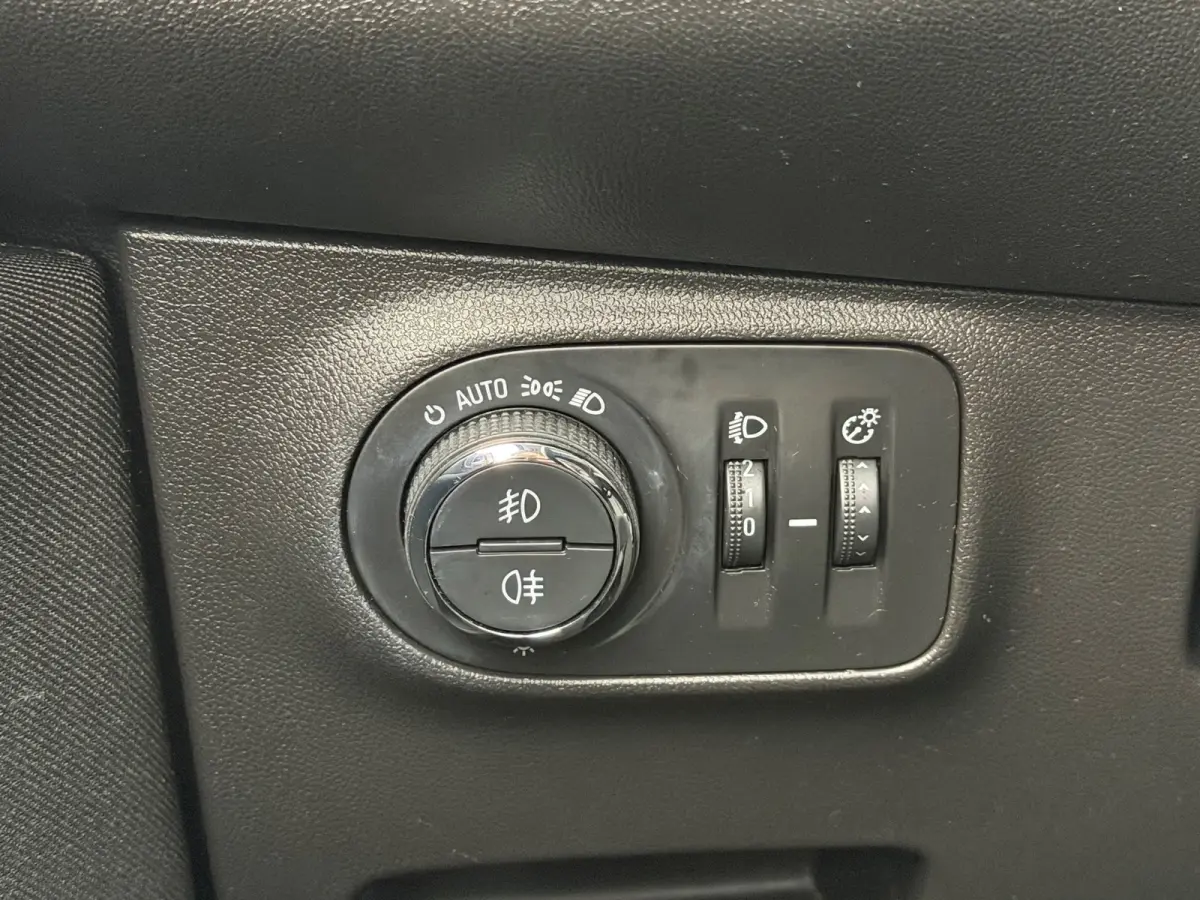 1.4 Favourite|3e Eigenaar|Navi|Airco|Cruise|PDC|ElekRamen|LMV|Isofix|DealerOnderhouden|Apk tot 11-02-2027|