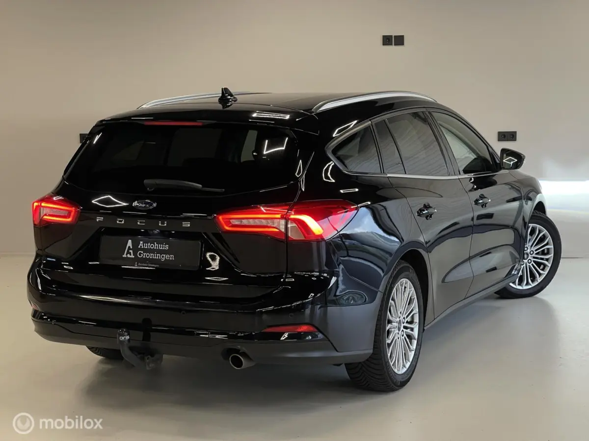 Titanium Business | ACC | Keyless | Stoel- & Stuurverwarming | LED | CarPlay