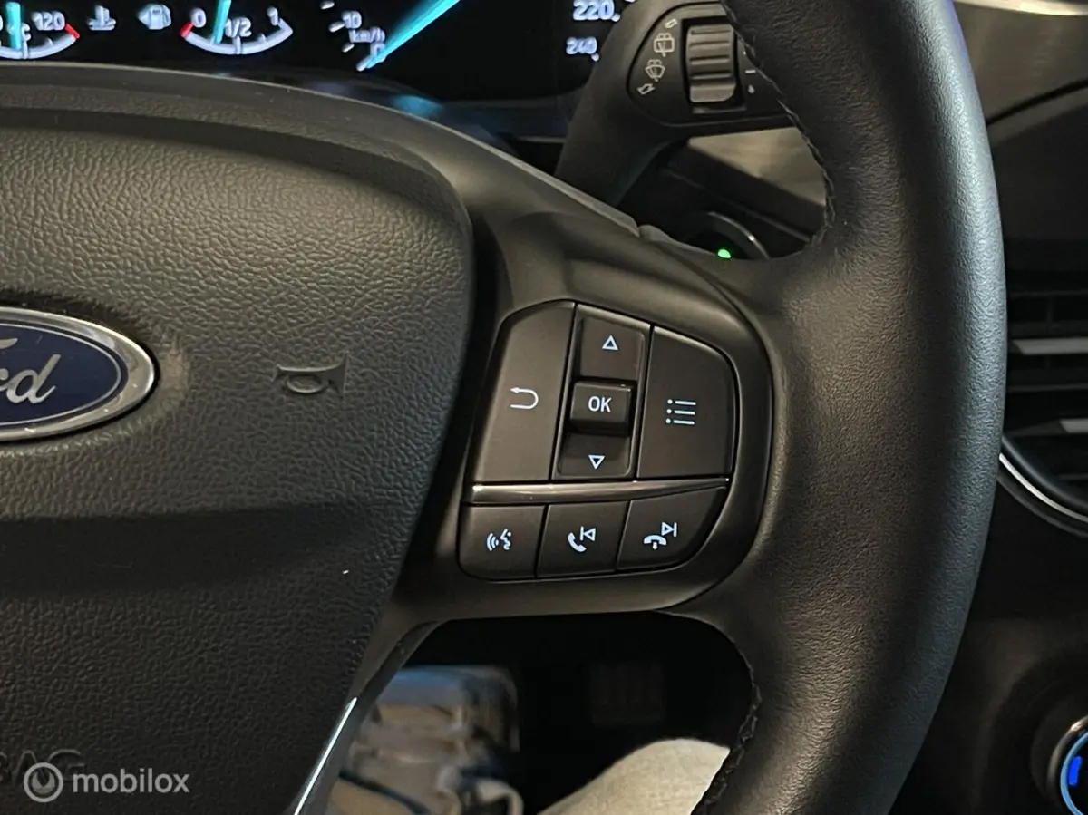 Titanium Business | ACC | Keyless | Stoel- & Stuurverwarming | LED | CarPlay