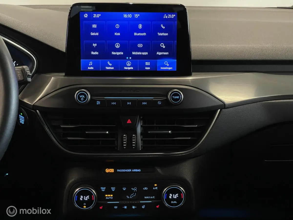 Titanium Business | ACC | Keyless | Stoel- & Stuurverwarming | LED | CarPlay