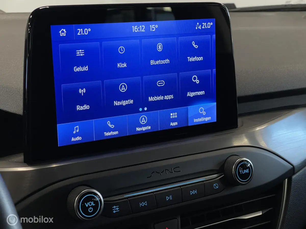 Titanium Business | ACC | Keyless | Stoel- & Stuurverwarming | LED | CarPlay