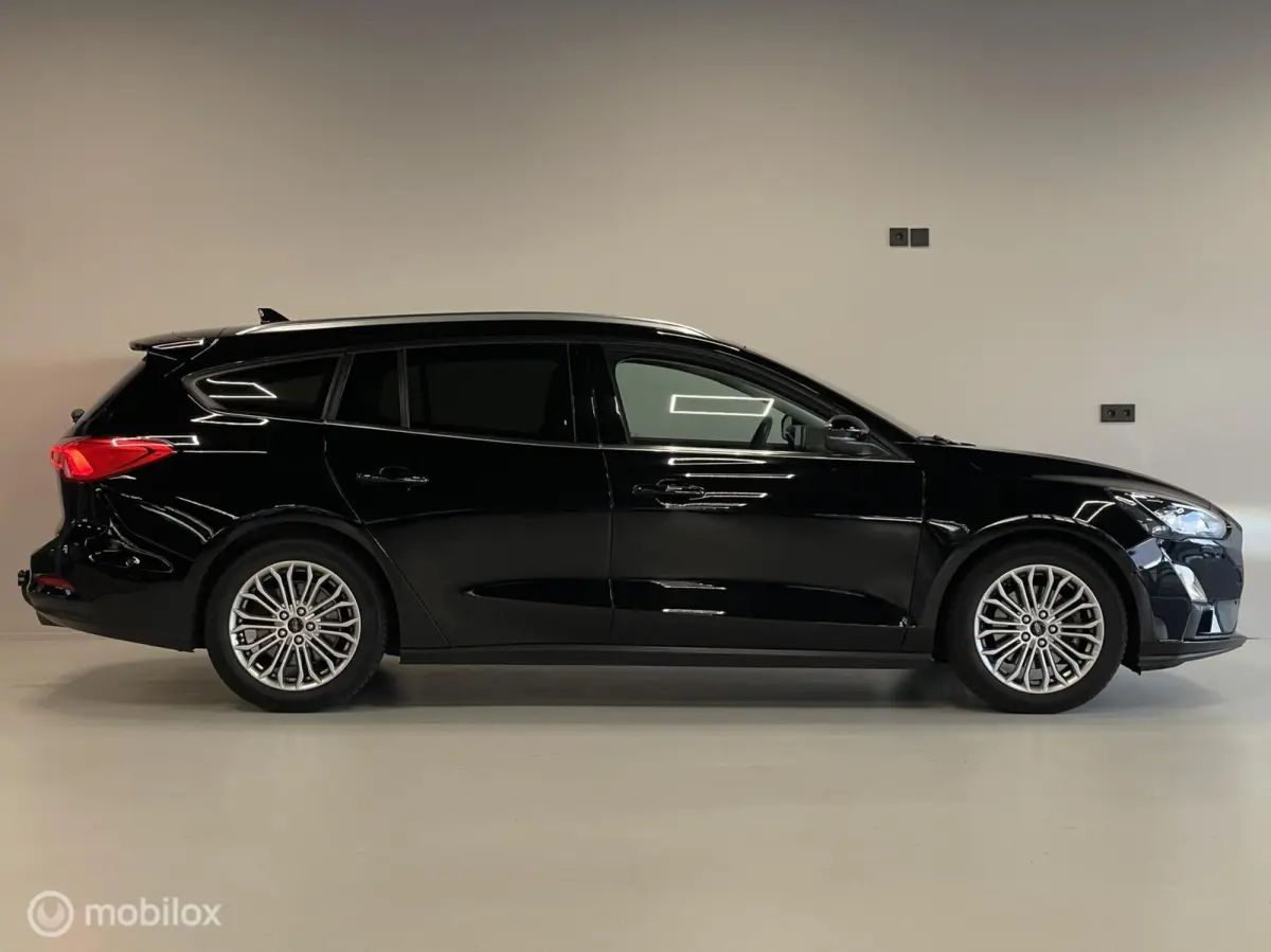 Titanium Business | ACC | Keyless | Stoel- & Stuurverwarming | LED | CarPlay