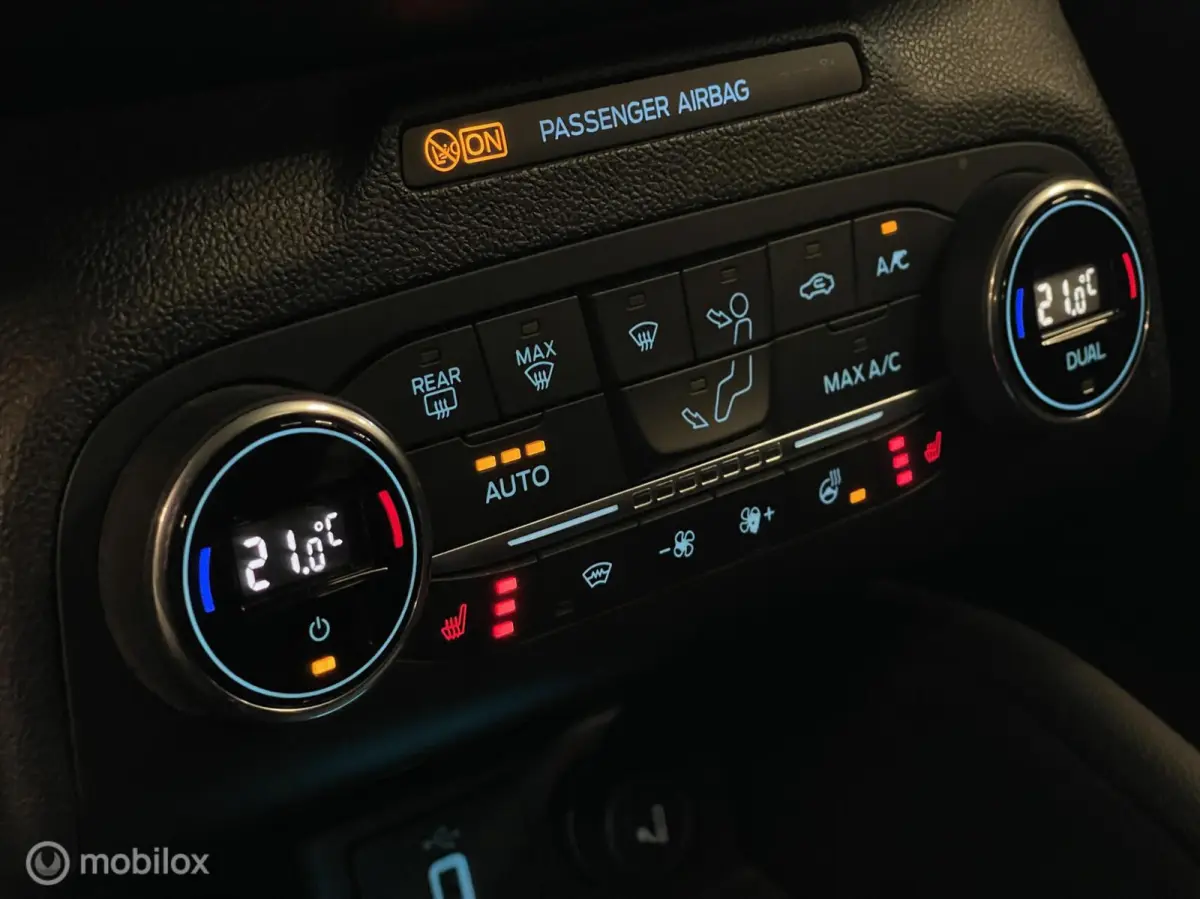 Titanium Business | ACC | Keyless | Stoel- & Stuurverwarming | LED | CarPlay