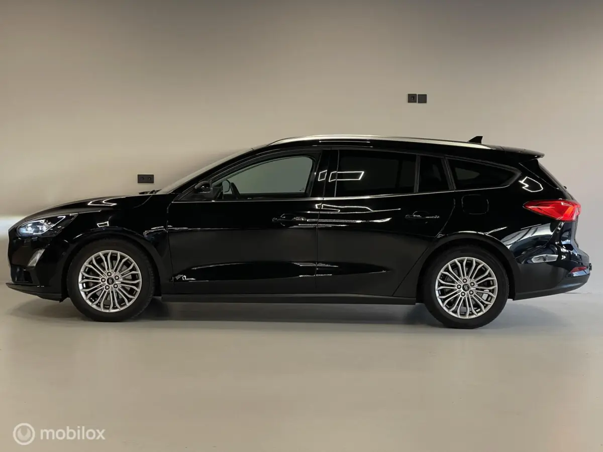 Titanium Business | ACC | Keyless | Stoel- & Stuurverwarming | LED | CarPlay