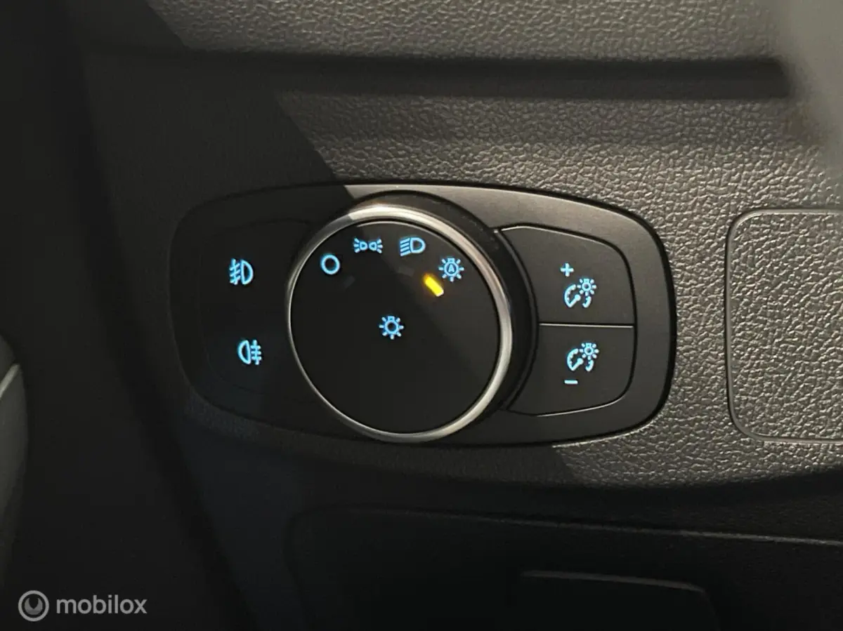 Titanium Business | ACC | Keyless | Stoel- & Stuurverwarming | LED | CarPlay
