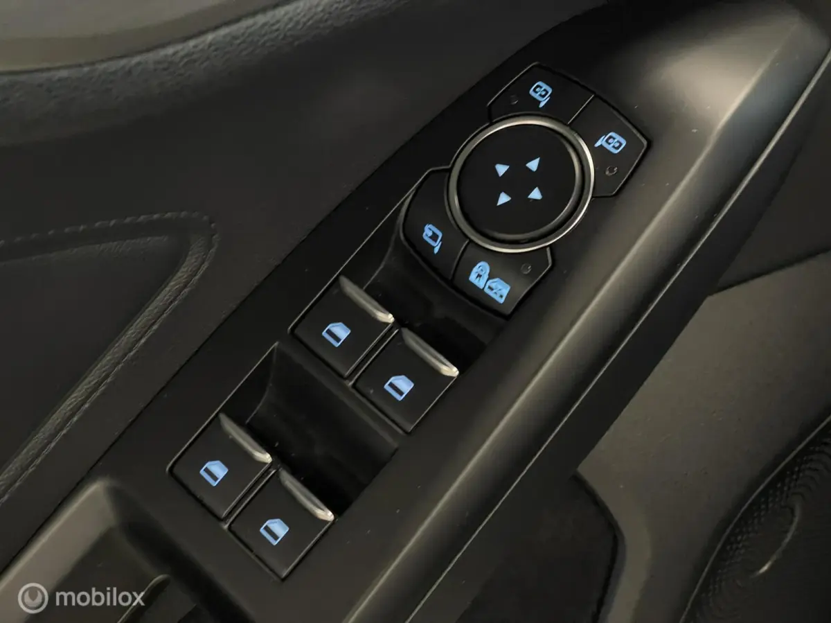 Titanium Business | ACC | Keyless | Stoel- & Stuurverwarming | LED | CarPlay