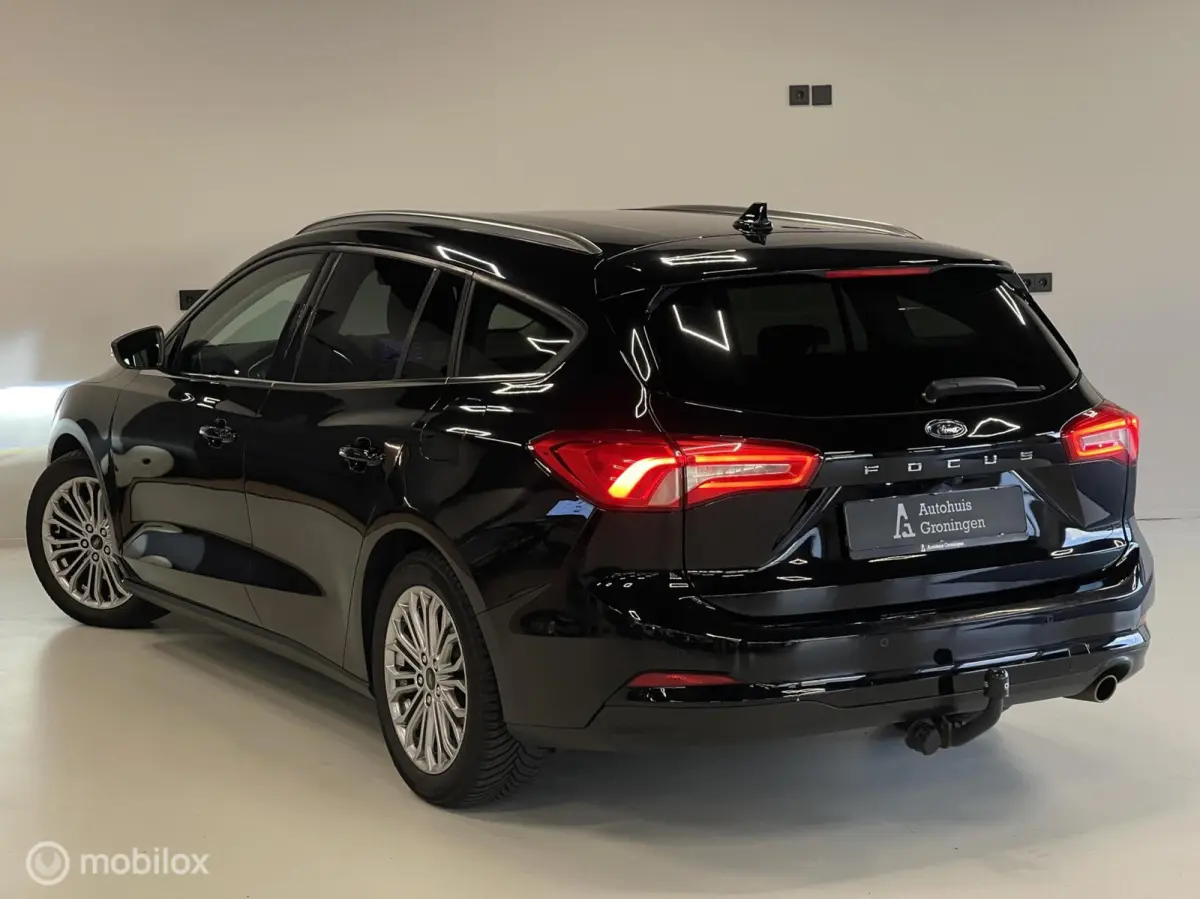 Titanium Business | ACC | Keyless | Stoel- & Stuurverwarming | LED | CarPlay
