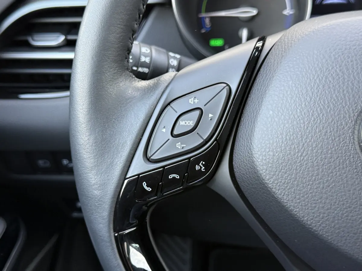 1.8 Hybrid Team D | ACC | CarPlay | Camera | Keyless | LED | 18 inch