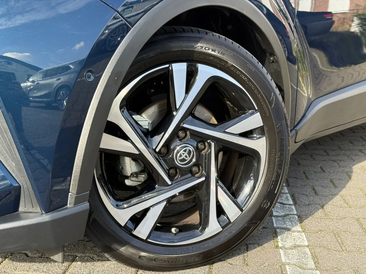 1.8 Hybrid Team D | ACC | CarPlay | Camera | Keyless | LED | 18 inch