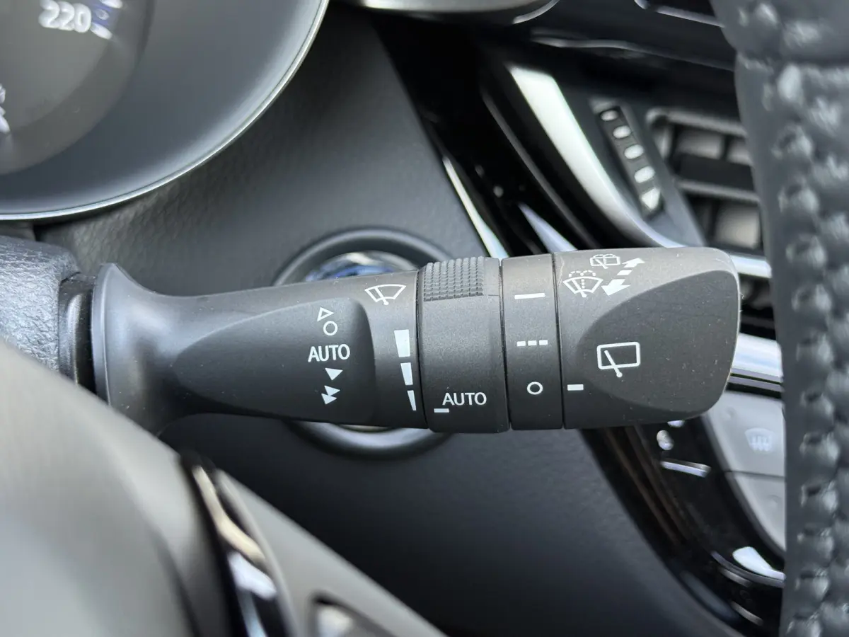 1.8 Hybrid Team D | ACC | CarPlay | Camera | Keyless | LED | 18 inch