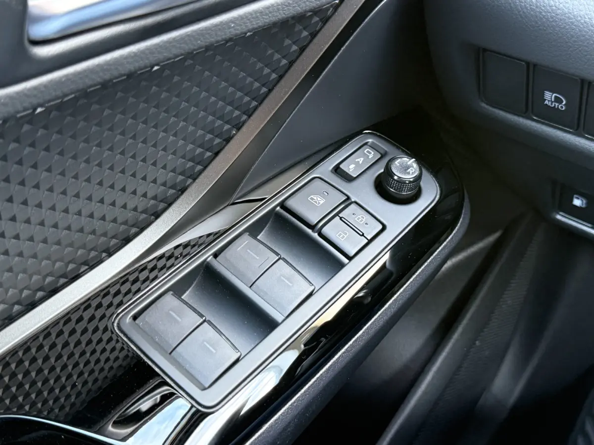 1.8 Hybrid Team D | ACC | CarPlay | Camera | Keyless | LED | 18 inch