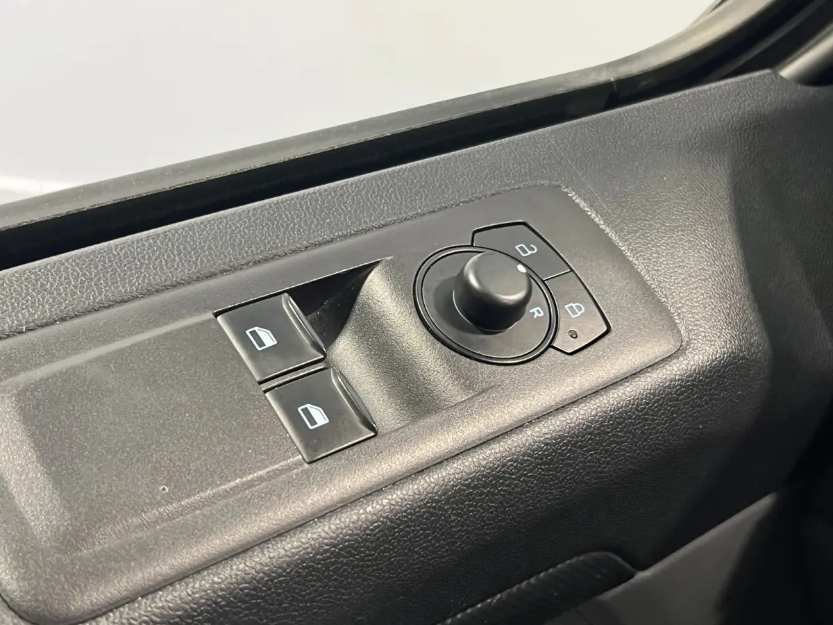 280 2.0 TDCI L1H1 Trend | Android Auto/Apple Carplay | Trekhaak | Achteruitrijcamera | PDC Achter | Cruise Control  | Airco