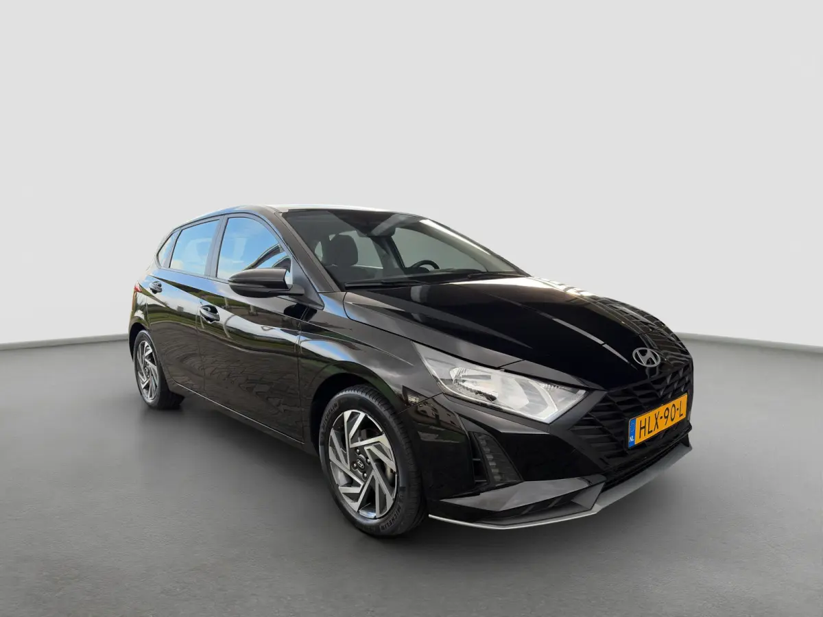 1.2 MPI 85pk Comfort | Carplay | Camera | Navigatie |16-inch Velgen | Cruise control | DAB | Bluetooth | Parkeersensoren | BLIS | Airco | Middenarmsteun
