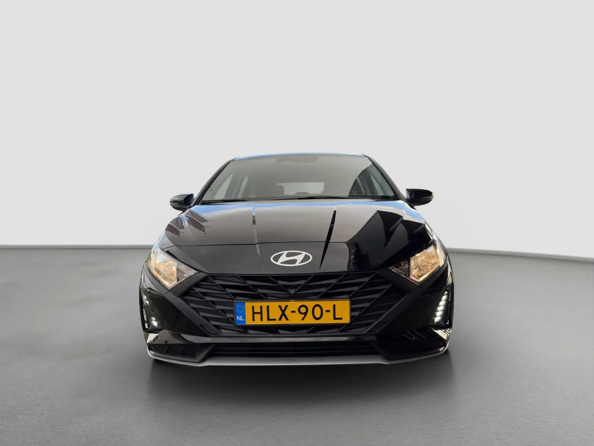 1.2 MPI 85pk Comfort | Carplay | Camera | Navigatie |16-inch Velgen | Cruise control | DAB | Bluetooth | Parkeersensoren | BLIS | Airco | Middenarmsteun