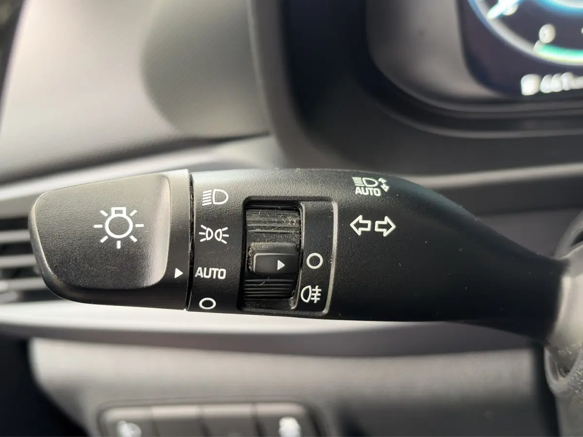 1.2 MPI 85pk Comfort | Carplay | Camera | Navigatie |16-inch Velgen | Cruise control | DAB | Bluetooth | Parkeersensoren | BLIS | Airco | Middenarmsteun