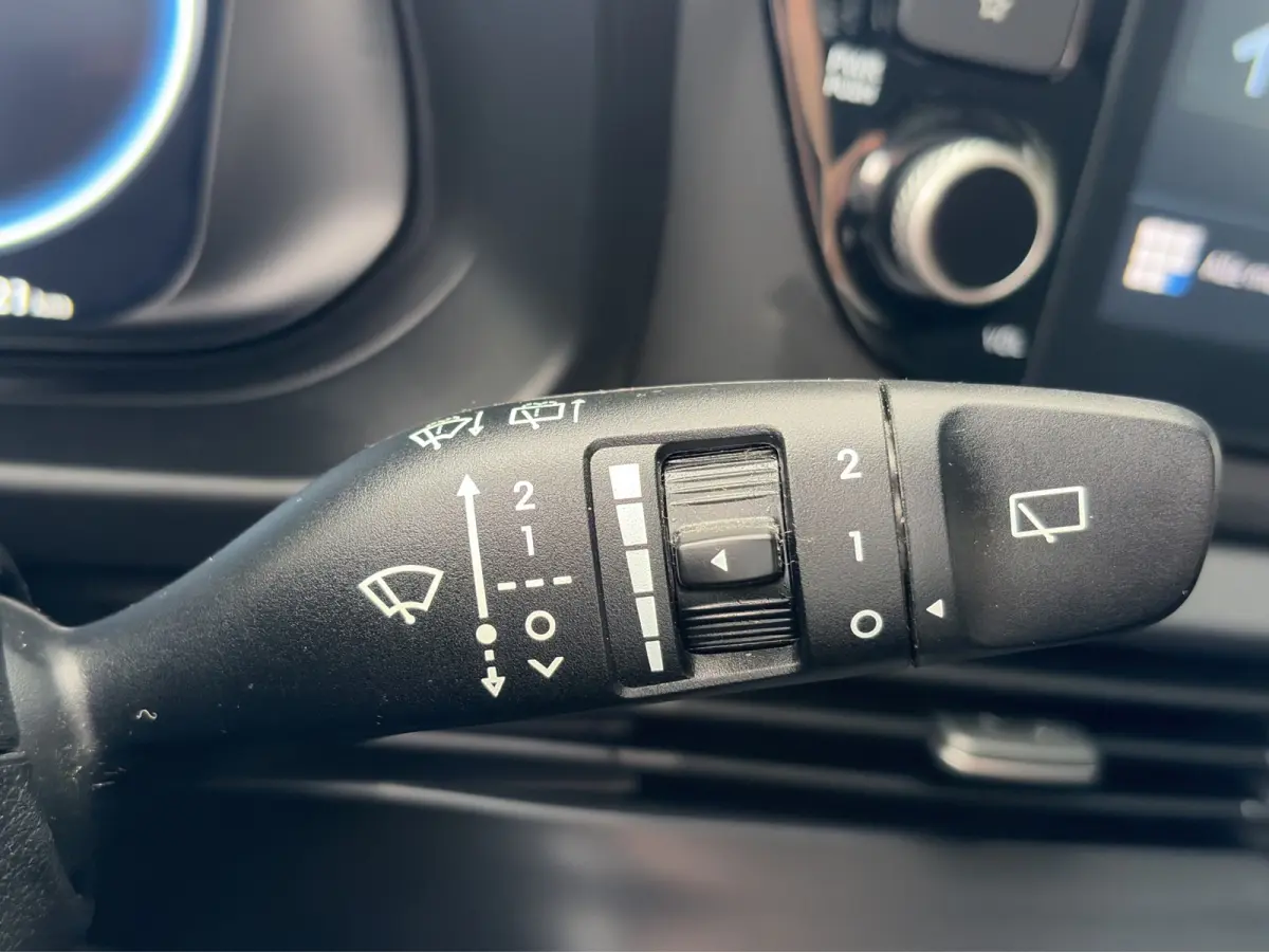 1.2 MPI 85pk Comfort | Carplay | Camera | Navigatie |16-inch Velgen | Cruise control | DAB | Bluetooth | Parkeersensoren | BLIS | Airco | Middenarmsteun