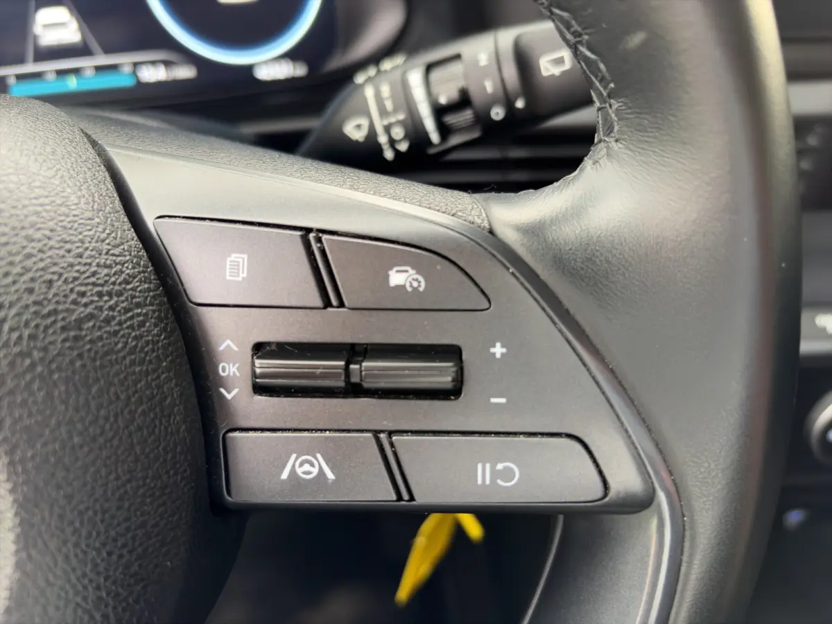 1.2 MPI 85pk Comfort | Carplay | Camera | Navigatie |16-inch Velgen | Cruise control | DAB | Bluetooth | Parkeersensoren | BLIS | Airco | Middenarmsteun