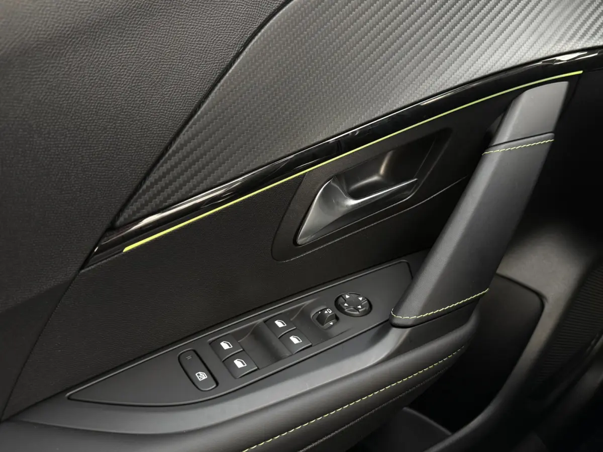 1.2 Hybrid 110 e-DCS6 GT | Dodehoek | Alcantara stoel | ACC