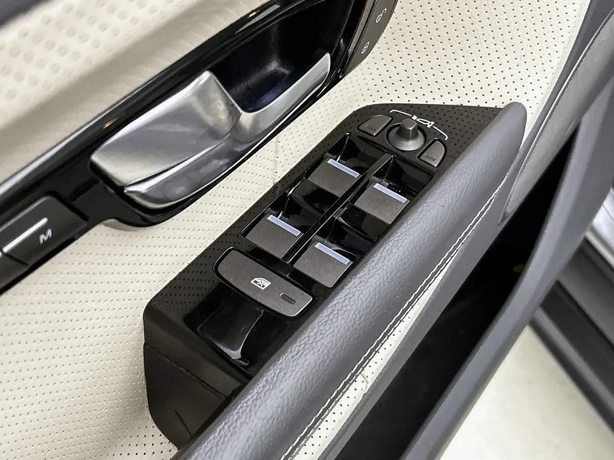 2.0 Si 4WD Dynamic (Goed Onderh, Panorama,Carplay, Camera, Navi, StoelV, Parkeerhulp V+A, Etc)