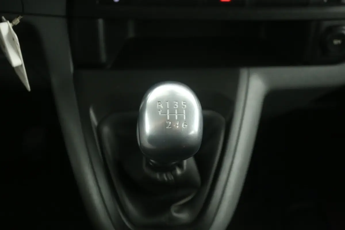 2.0 CDTI L3H1 | Dubbele Cabine | Airco | Cruise | Camera | Trekhaak | Carplay | Parkeersens.