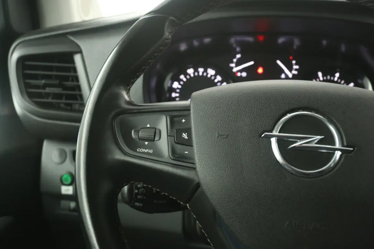 2.0 CDTI L3H1 | Dubbele Cabine | Airco | Cruise | Camera | Trekhaak | Carplay | Parkeersens.