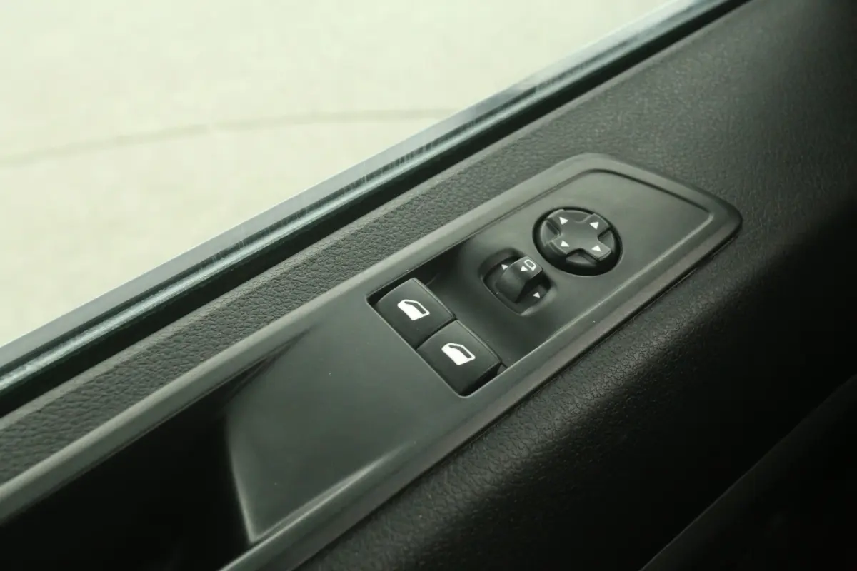 2.0 CDTI L3H1 | Dubbele Cabine | Airco | Cruise | Camera | Trekhaak | Carplay | Parkeersens.