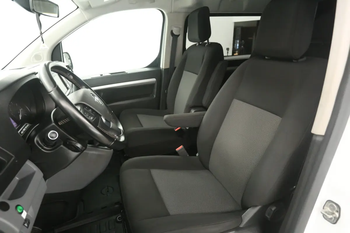 2.0 CDTI L3H1 | Dubbele Cabine | Airco | Cruise | Camera | Trekhaak | Carplay | Parkeersens.