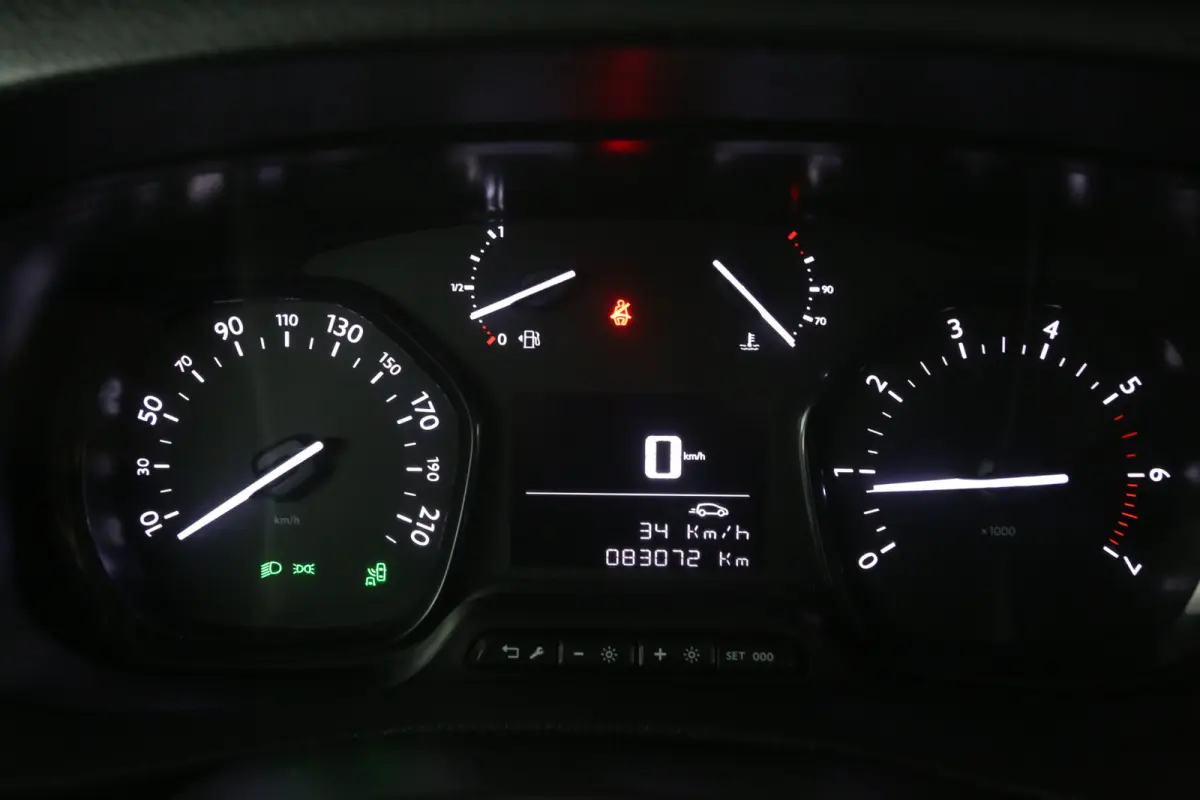 2.0 CDTI L3H1 | Dubbele Cabine | Airco | Cruise | Camera | Trekhaak | Carplay | Parkeersens.