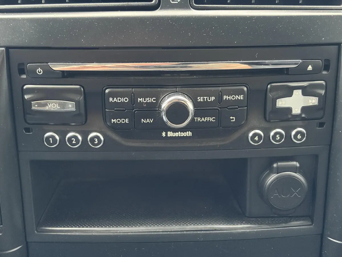 2.0 HDI L2H1*A/C*3-PERS*CRUISE*NAVI*PDC*IMPERIAAL*