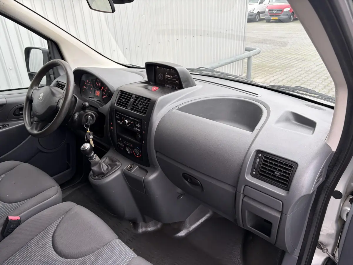 2.0 HDI L2H1*A/C*3-PERS*CRUISE*NAVI*PDC*IMPERIAAL*